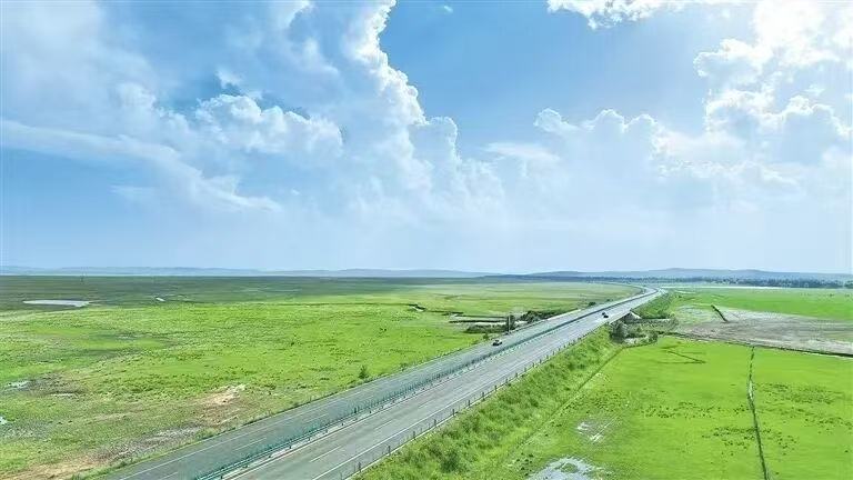 纵横北疆，驰骋风景：2026内蒙古“交旅融合”大升级，六大精品自驾公路正式启航